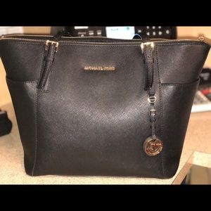 Michel Kors purse